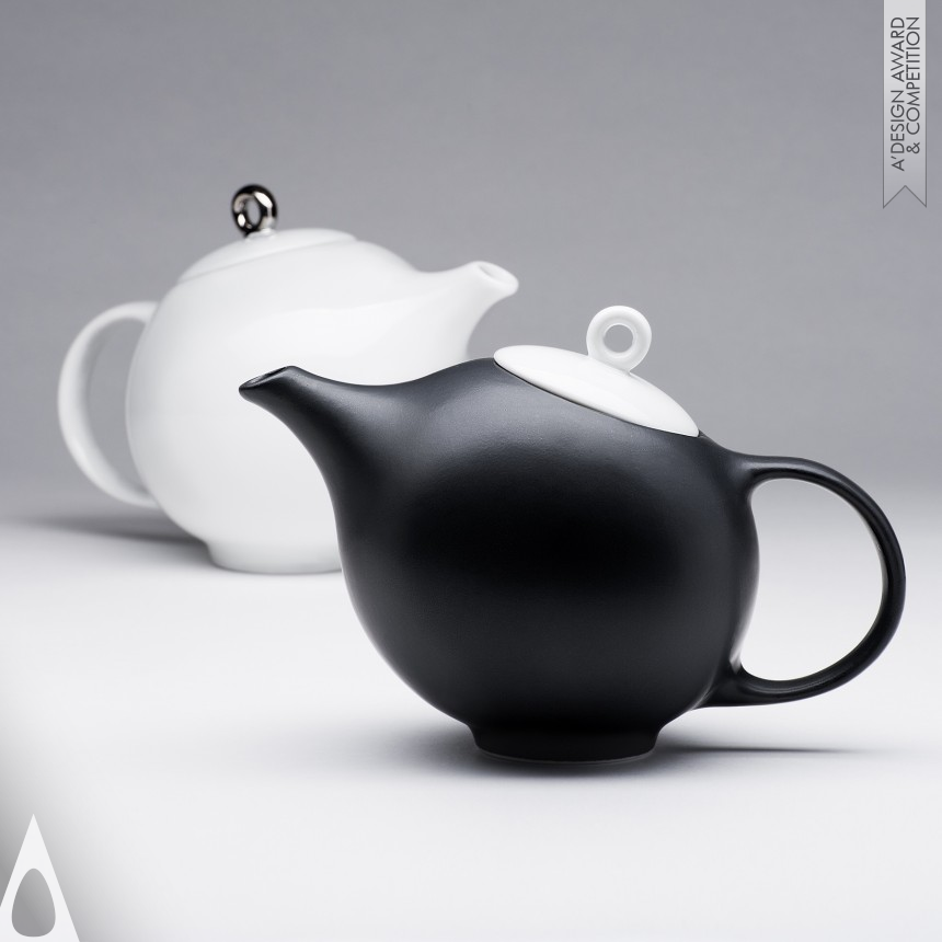 Maia Ming Fong's EVA tea set Teapot and teacups