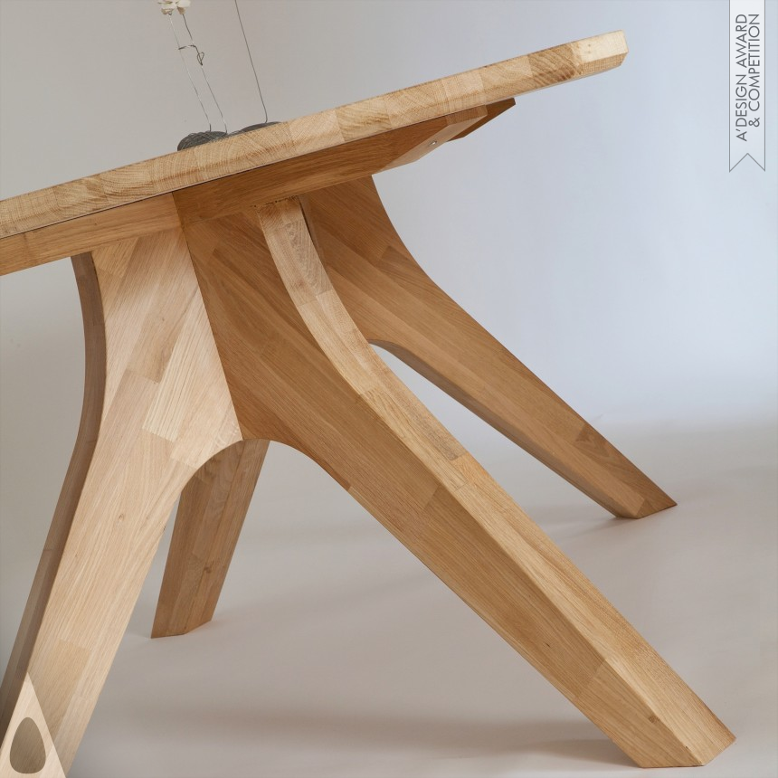 pemara design's Veizla Table Dining Table