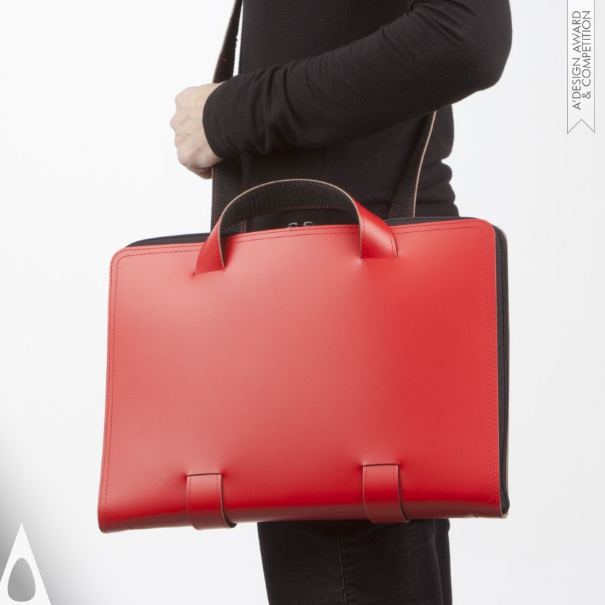 Olga is for carrying a laptop. - Golden Fashion and Travel Accessories Design Award Winner