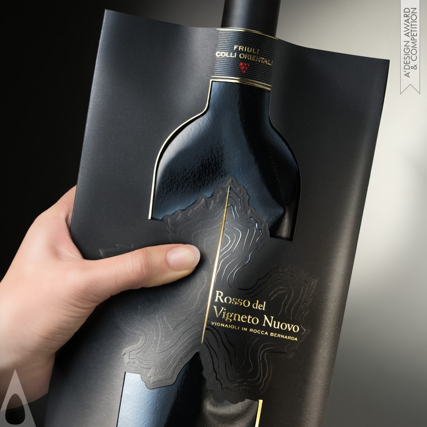 Golden Packaging Design Award Winner 2014 WINE POUCH (R)EVOLUTION Wine Pouch 