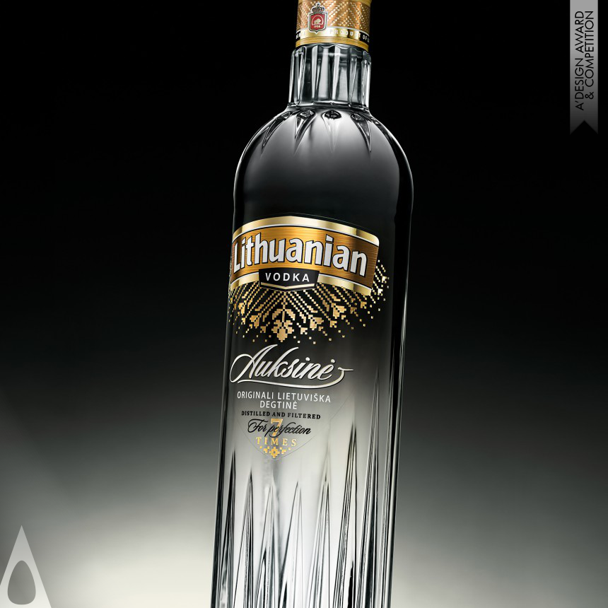 Studija Creata's Lithuanian Vodka Gold Vodka Packaging Design