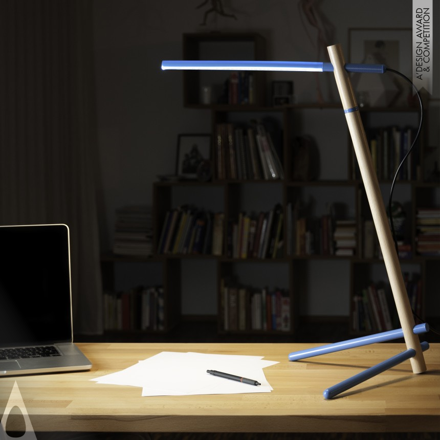 Naty Moskovich & Iddo Zimmerman's Structo Lamp