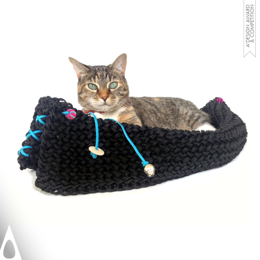 Paula Gomez Serrano's Canoe Cat Bed 