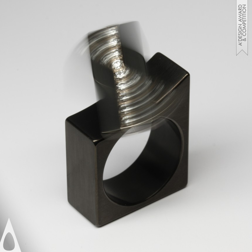 Michael Berger's RK 022-4BRs Kinetic Ring