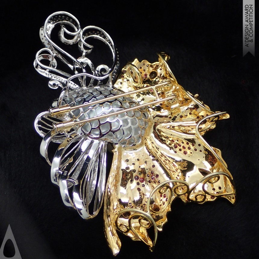 Meng-Han, Yu's The power of charm Brooch