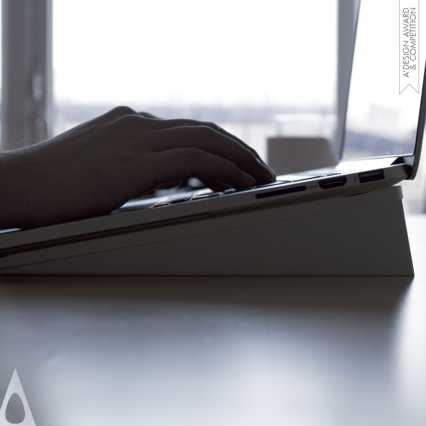 Bryan Wong's Aluminum Heatsink Laptop Stand Laptop Stand