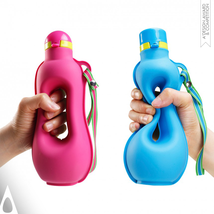 Golden Sporting Goods, Fitness and Recreation Equipment Design Award Winner 2017 Happy Aquarius Workout Silicone Water Bottle 