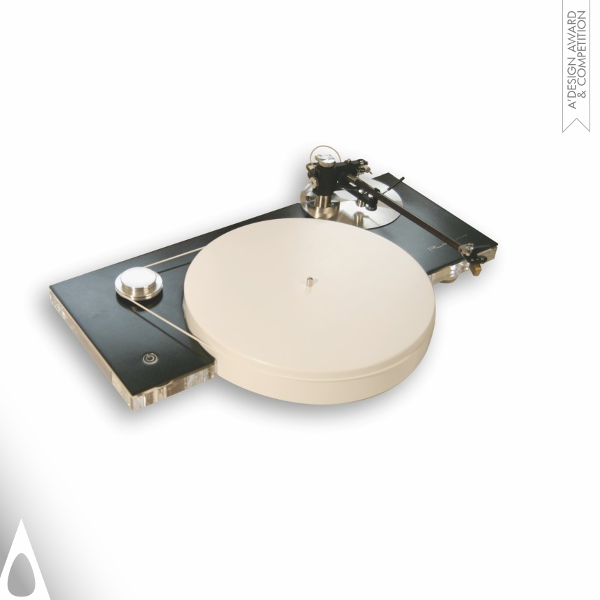 Silver Digital and Electronic Device Design Award Winner 2017 Reed Precision Turntable 