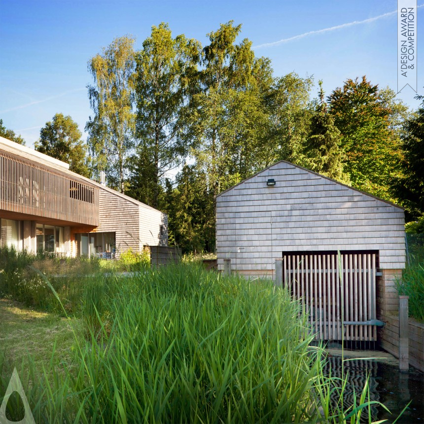 Stephan Maria Lang's Lakeside Living House and Garden