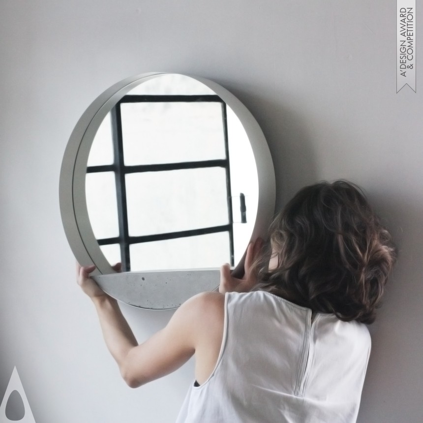 Estudio Parrado's Loop Mirror