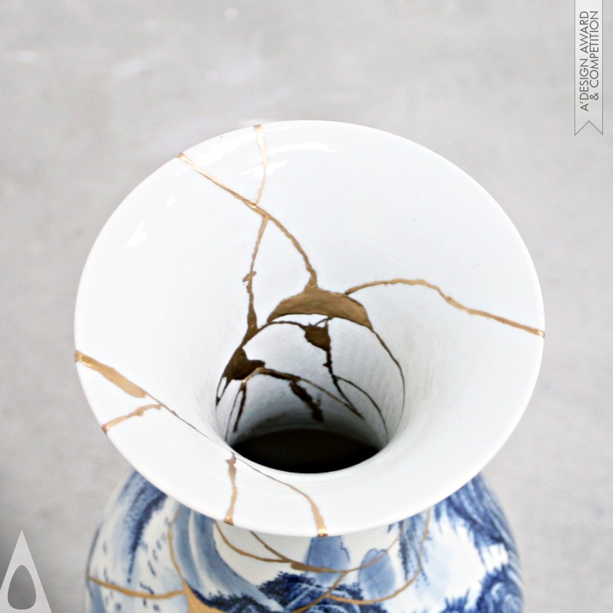 Kime Old Vase designed by Kairo Kusamoto