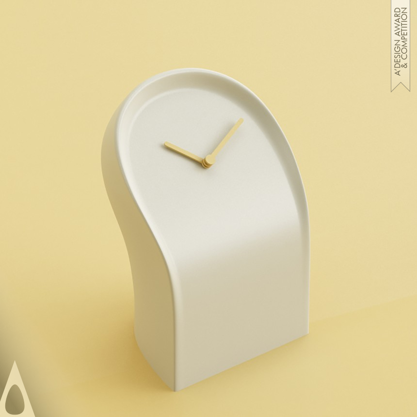 Silver Furniture Design Award Winner 2018 Osvaldo Table clock 