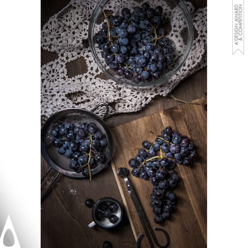 Jiayi Lu's Fresh Grapes of Toscan Photography