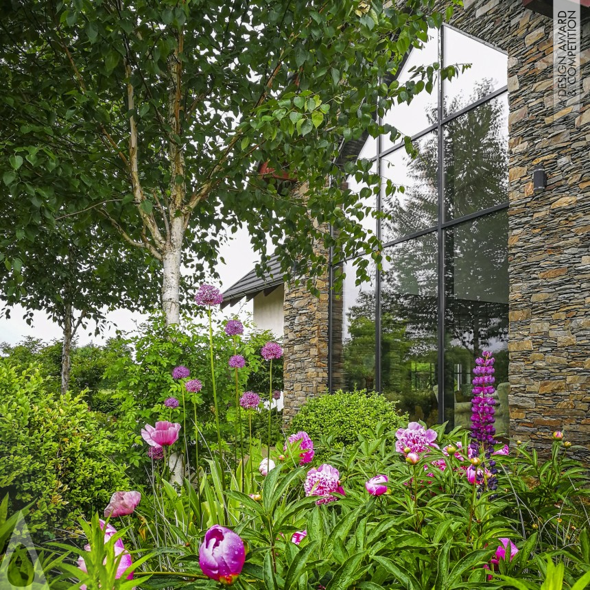 Iron Landscape Planning and Garden Design Award Winner 2019 Inside Outside Residential Garden 