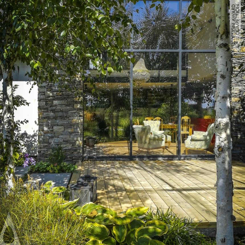 Inside Outside - Iron Landscape Planning and Garden Design Award Winner