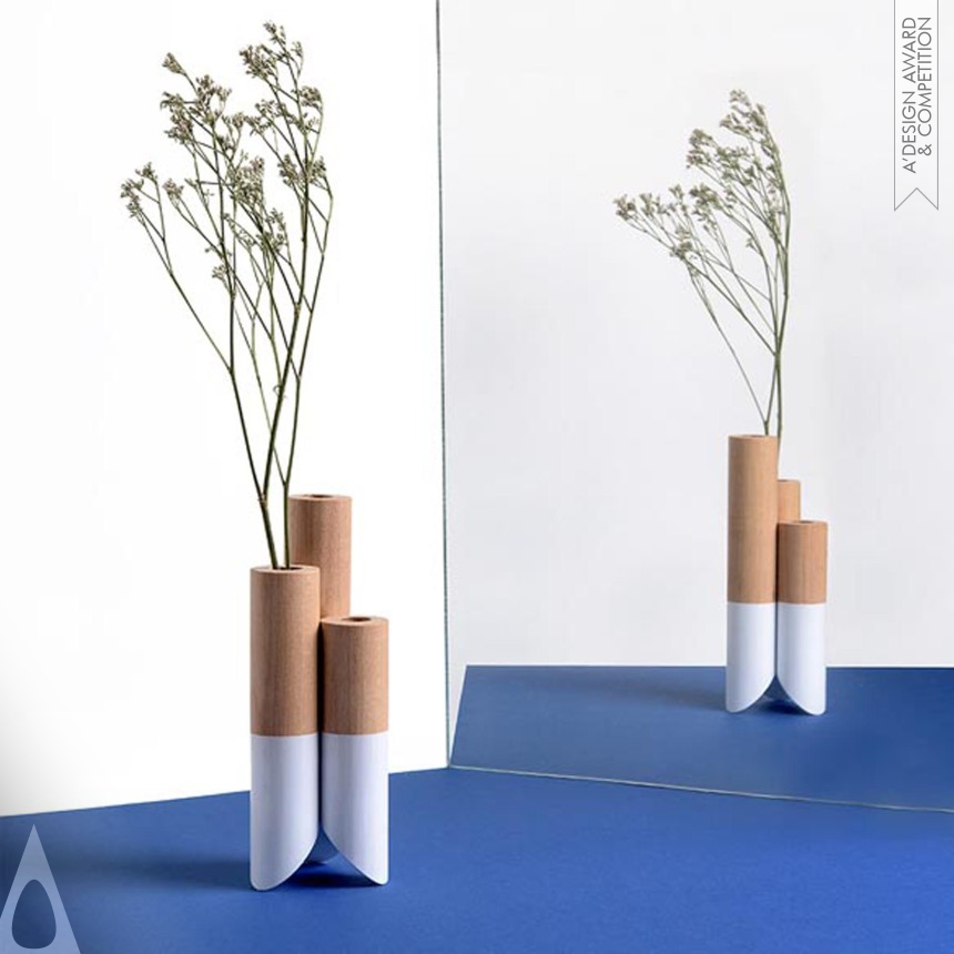 Elegant Flower Vase designed by Ilana Seleznev