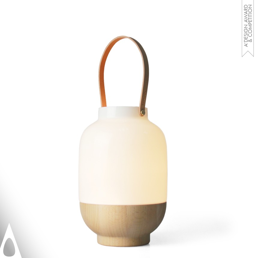 Bronze Lighting Products and Fixtures Design Award Winner 2019 Glimmer Table Lamp 