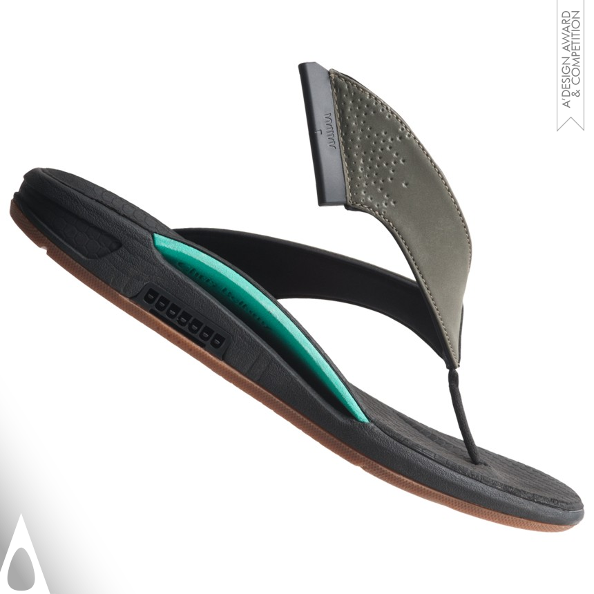 Wiivv Custom Fit Sandal - Golden Footwear, Shoes and Boots Design Award Winner