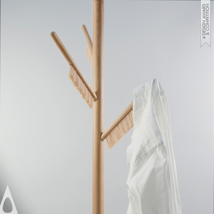 Iron Furniture Design Award Winner 2019 Clear Brushed Dust Hanger 