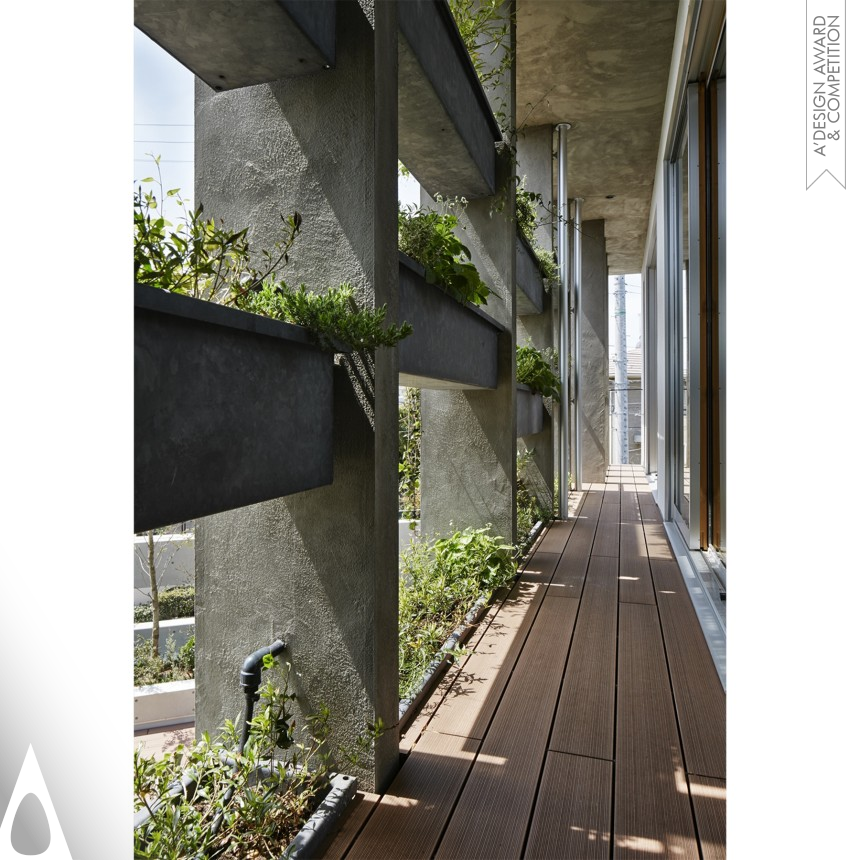 Vertical Horizontal Green House designed by Yoshiaki Tanaka