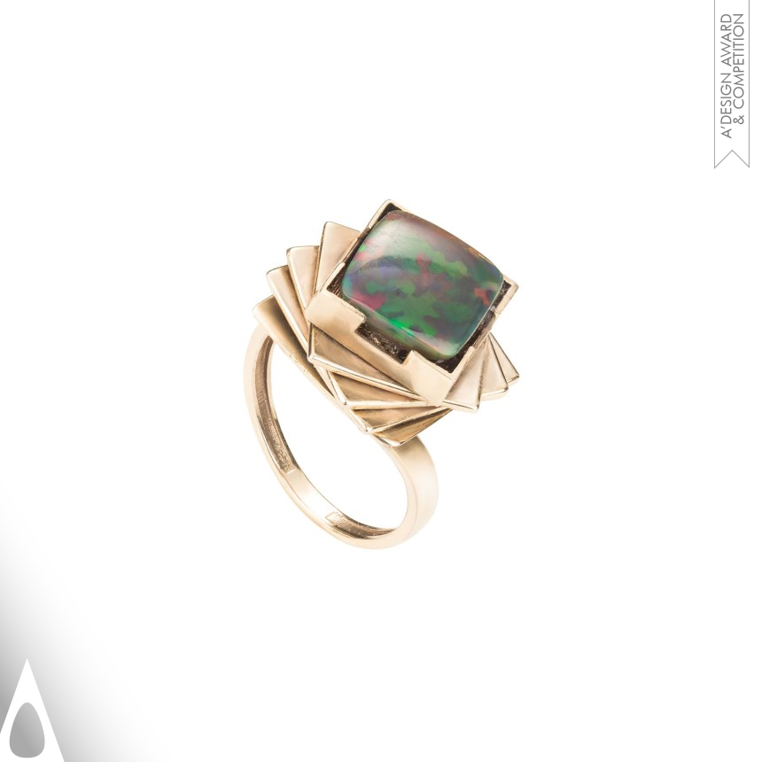 Negar Atae's Magic of OZ Ring