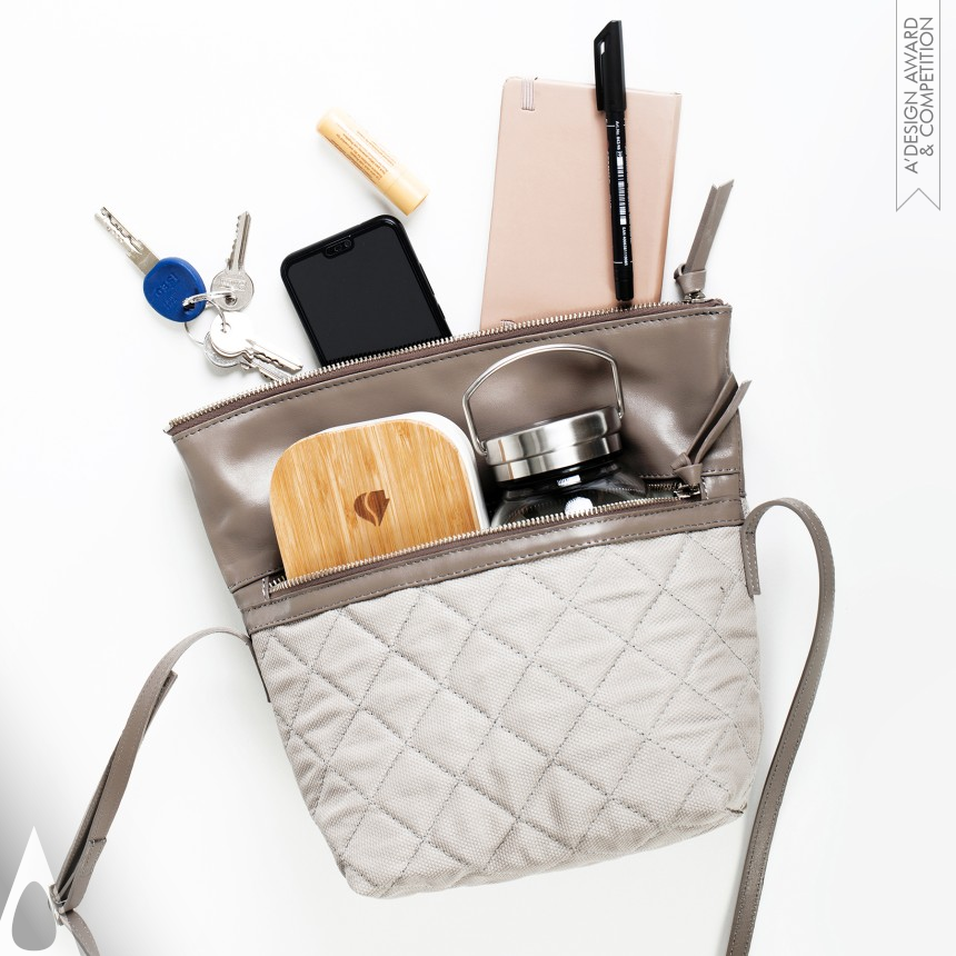 Bronze Fashion and Travel Accessories Design Award Winner 2020 BLunch Lunchbag 