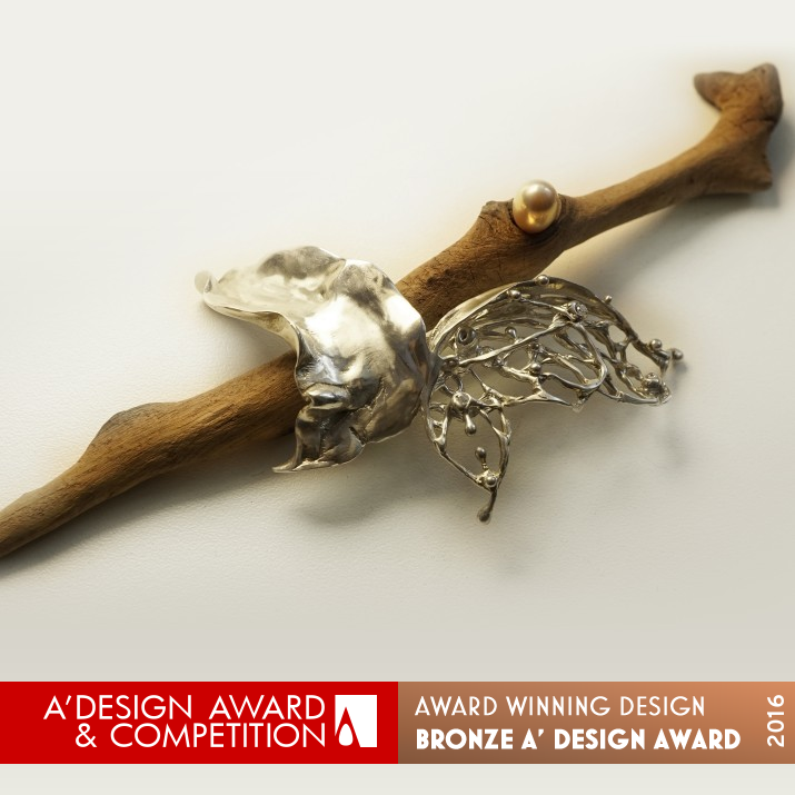 Auguries of innocence  Art jewelry. by JUN SHI Bronze Jewelry Design Award Winner 2016 