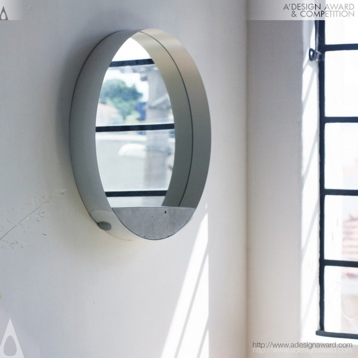 Loop Mirror by Luisa and Lilian Parrado