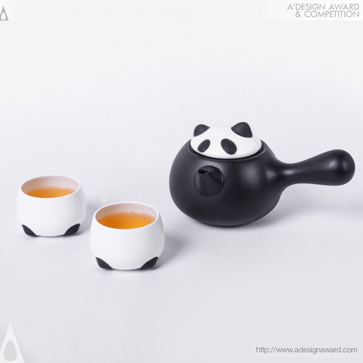 Yan Luo,   Jianan Yu - The Panda Themed Tea Set