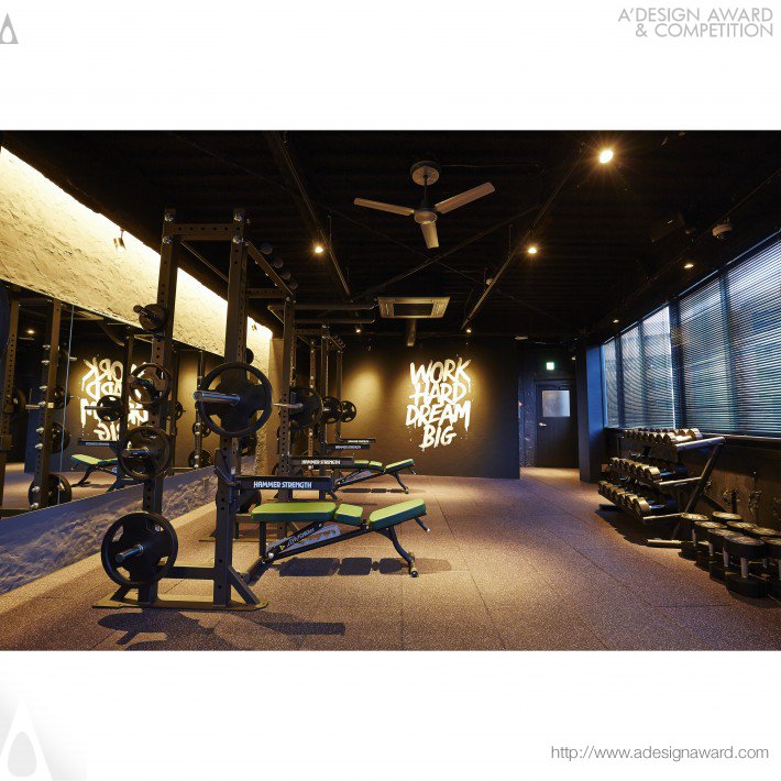 Impact Performance Fitness Studio by SHUNSUKE OHE