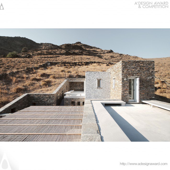 Rocksplit House by Faidra Matziaraki, Victor Gonzalez Marti