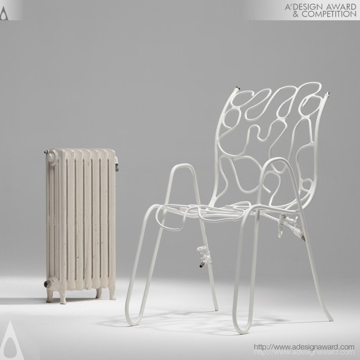 Scottie Heated Chair by Hanneke De Leeuw