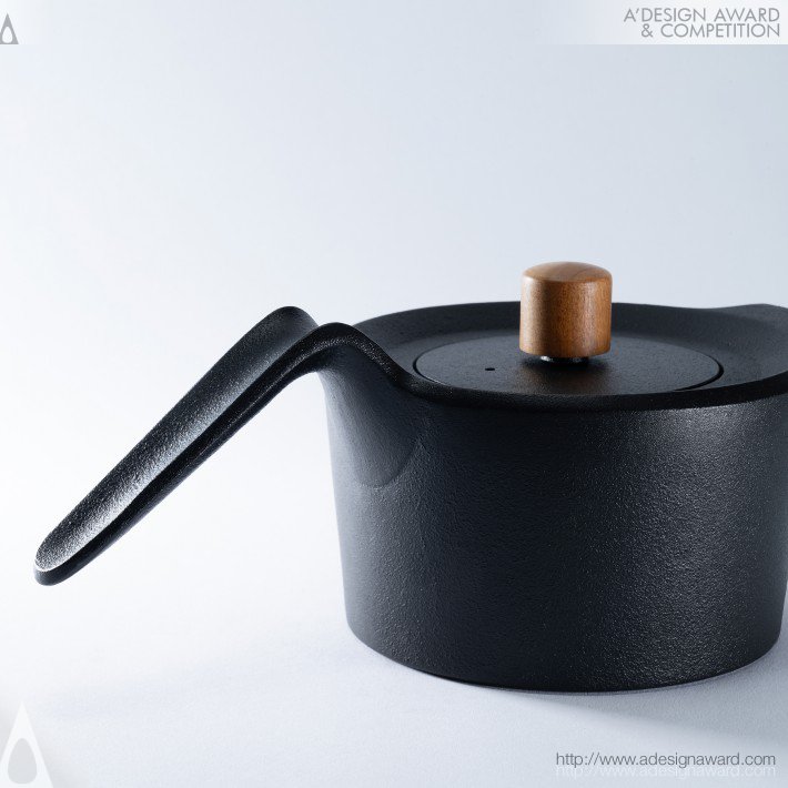 nambu-ironware-swallow-pot-by-akira-kikuchi-3