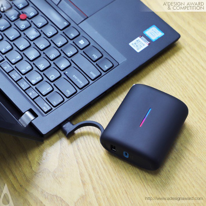 Harry-Hongwei Yang Multifunctional Power Bank