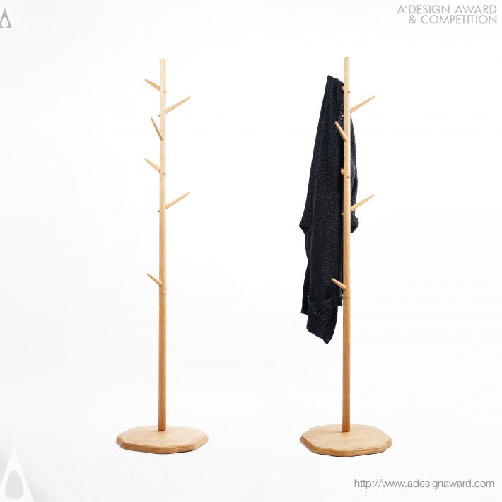 wedge-nail-tenon-clothes-tree-by-le-xu