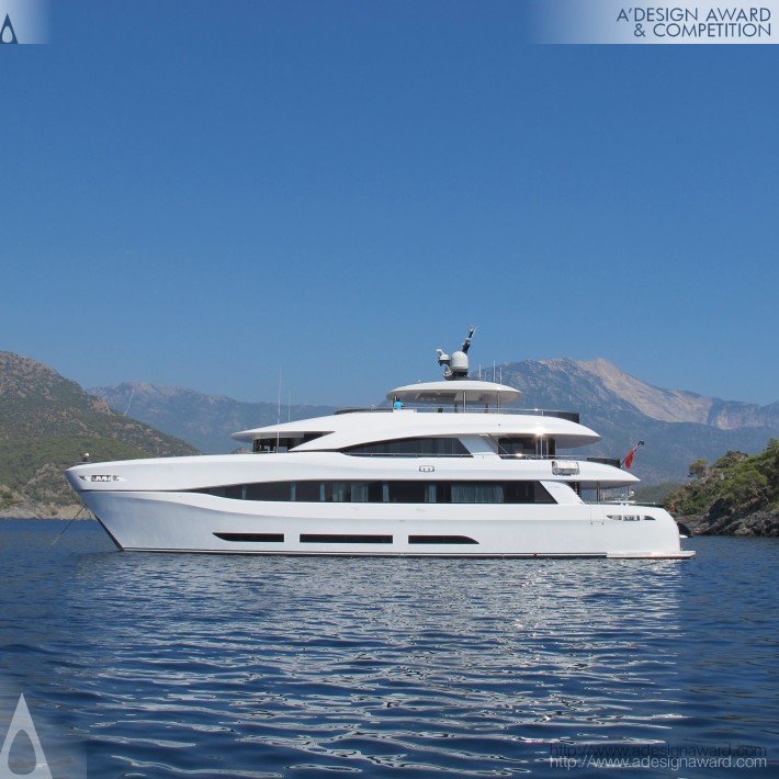 Curvelle Quaranta Luxury Power Catamaran Superyacht by Luuk V. van Zanten