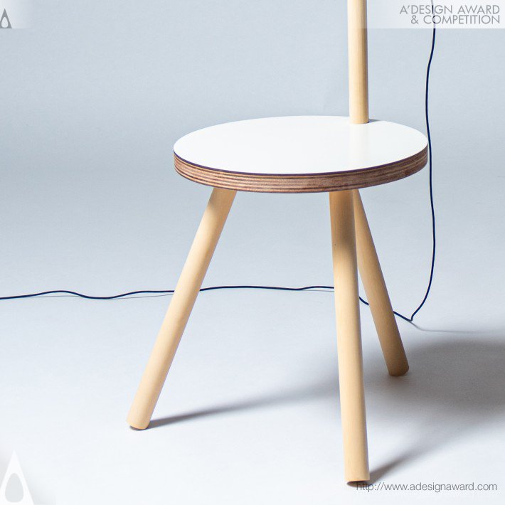 Misaki Kiyuna Stool