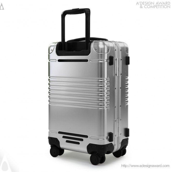 mauricio issa Luggage