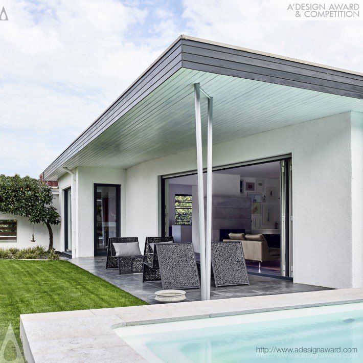 bungalow-refurbishment-by-thomas-geissert-4