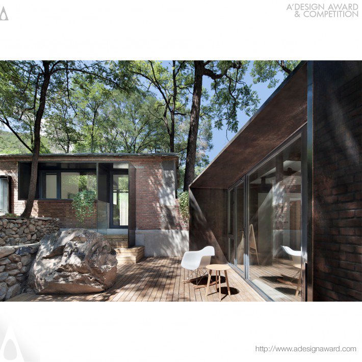 yard-seclusion-by-lei-jin-tianqi-guan-and-teng-guo-2