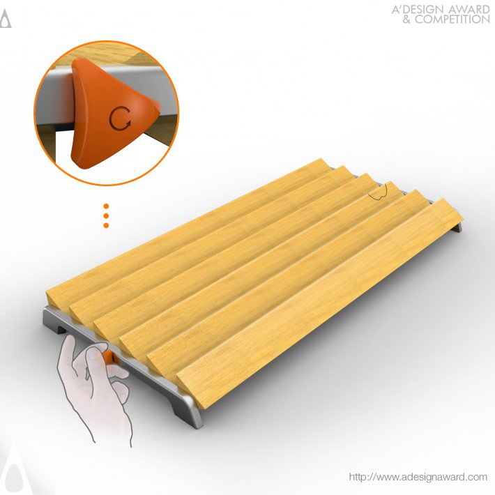 Three Operating-Surfaces Cutting-Board by Zhao Yan