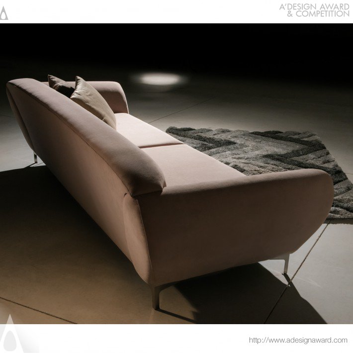 Sofa by Gerardo Ríos Altamirano