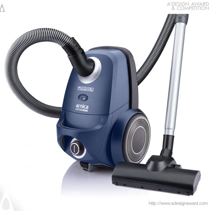 Vacuum Cleaner by Yasemin Ulukan