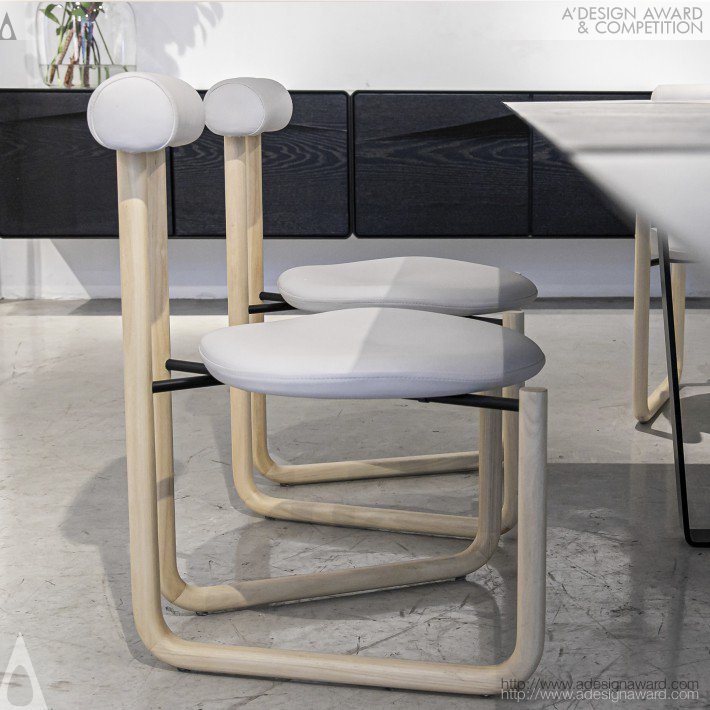 Roberta Banqueri Armchair