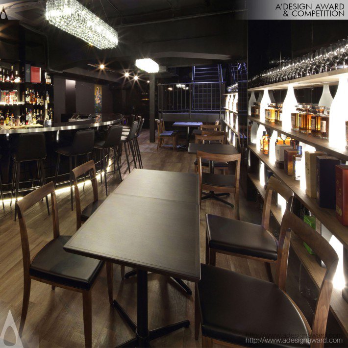 Bar by Tomoo Nitta