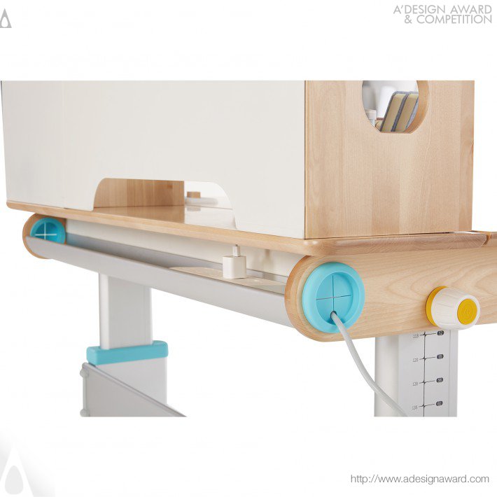 PanYan Fei - Dreamland Ergonomics Study Desk