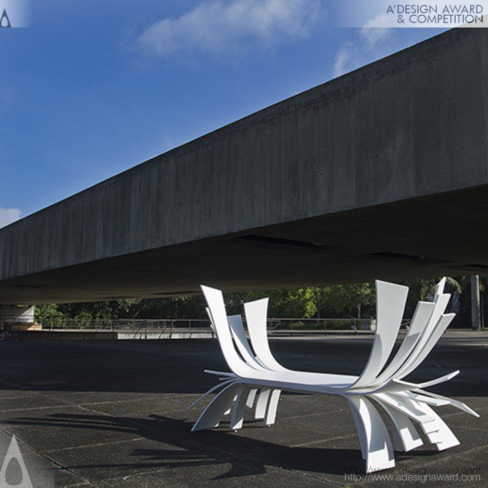 Tiago Curioni Bench