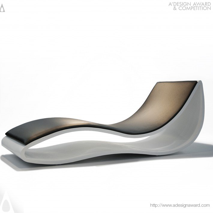 La Chaise Longue by Manel Besolí