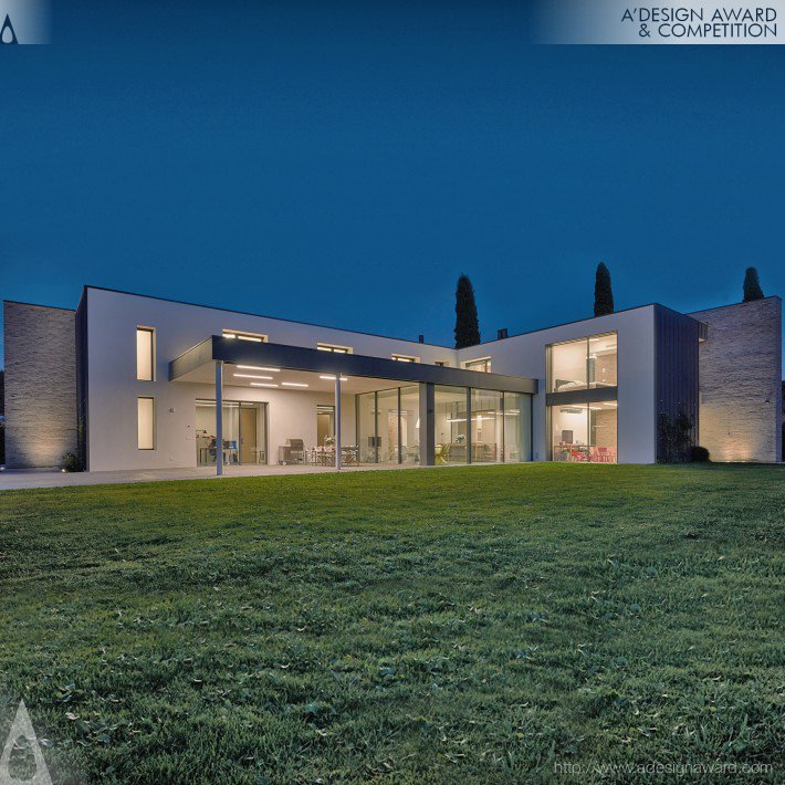 Residential House by Filippo Caprioglio