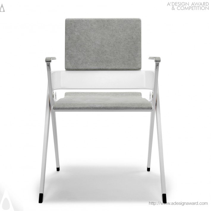 Cameron Smith Folding Chair